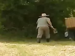 Tata igra s djevojkom