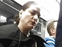 Zrela dama voli oticati. Ne može prestati u potrazi